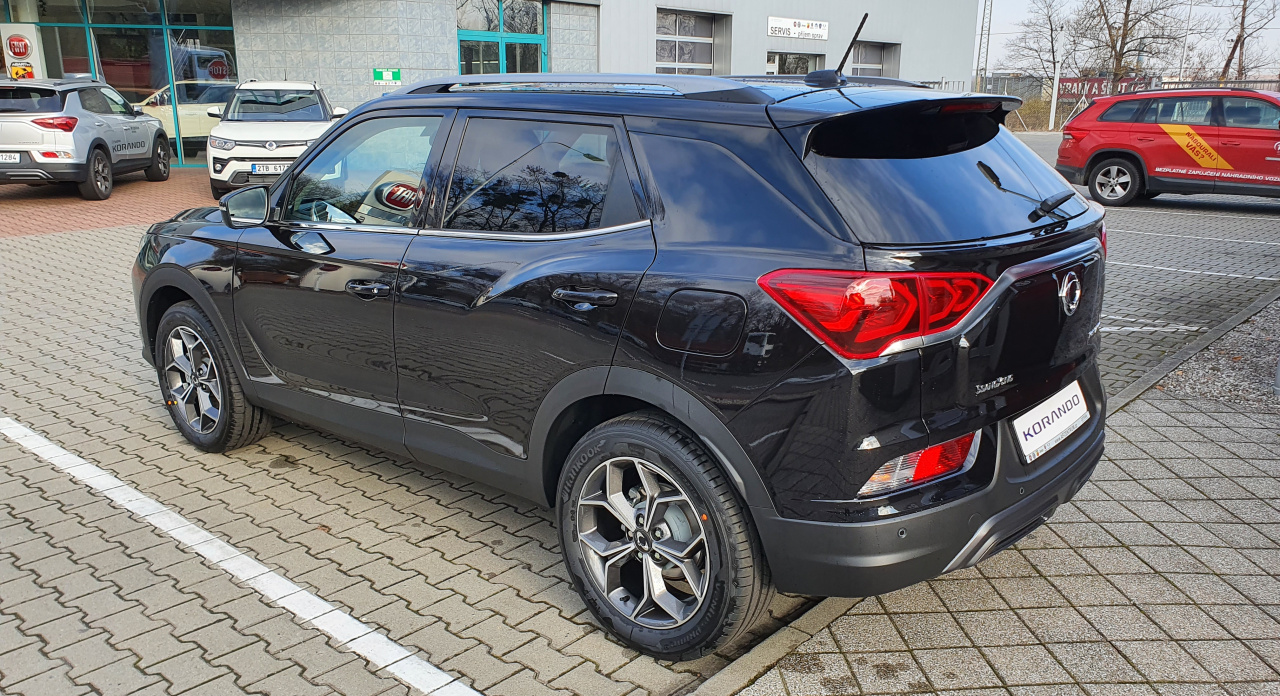 Korando STYLE+ 2WD MT (LAK)