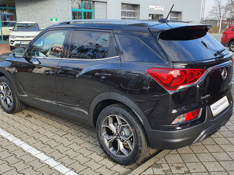 Korando STYLE+ 2WD MT (LAK)