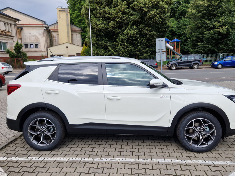 Korando STYLE+ 2WD AT (WAA)