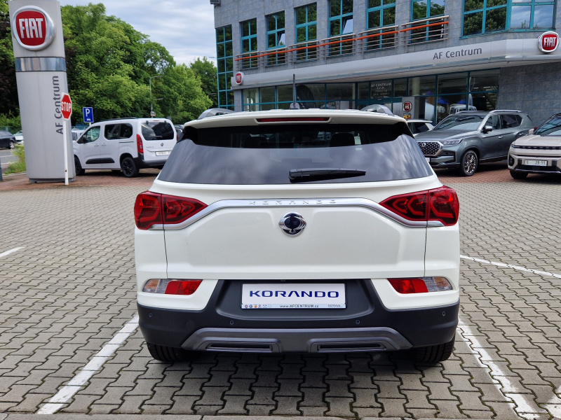 Korando STYLE+ 2WD AT (WAA) EBG