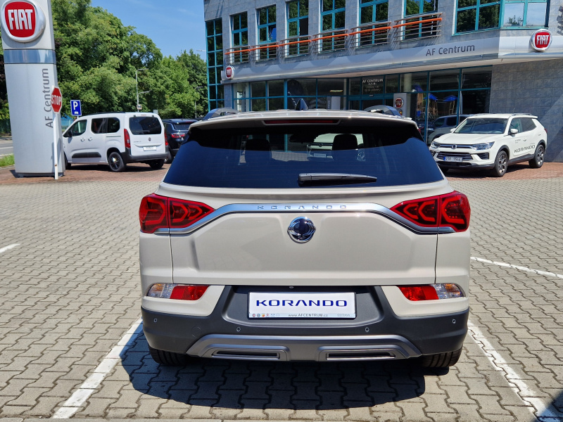 Korando STYLE+ 2WD AT (EBL)