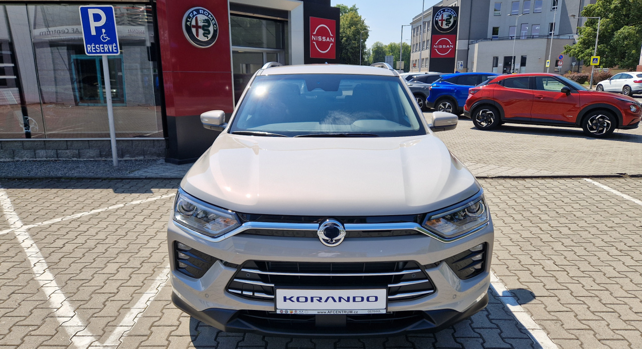 Korando STYLE+ 2WD AT (EBL) EBL