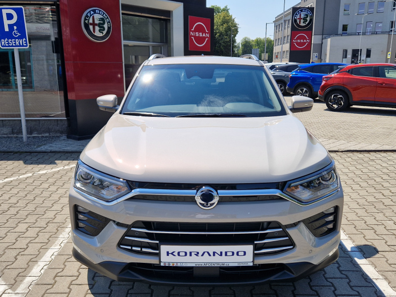 Korando STYLE+ 2WD AT (EBL) EBL