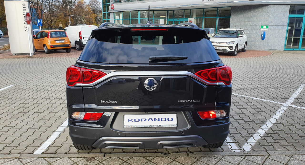 Korando STYLE+ 2WD AT (LAK)