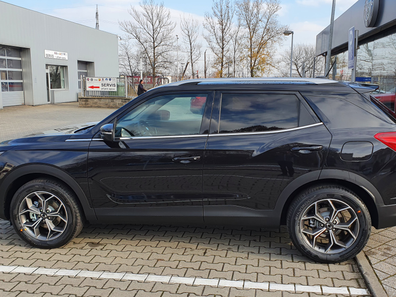 Korando STYLE+ 2WD AT (LAK)