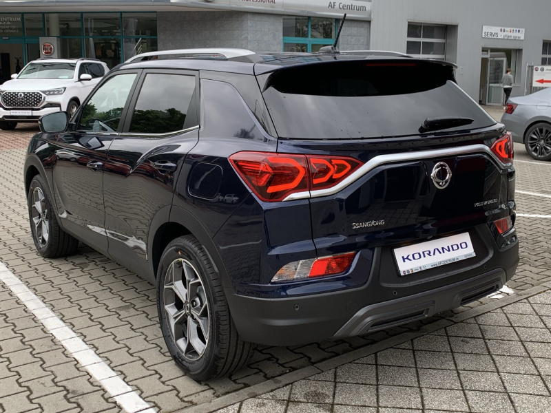 Korando STYLE+ 2WD AT (BAS) EBG