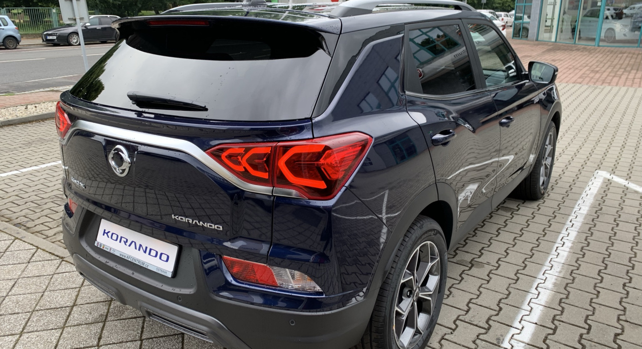Korando STYLE+ 2WD AT (BAS) EBG