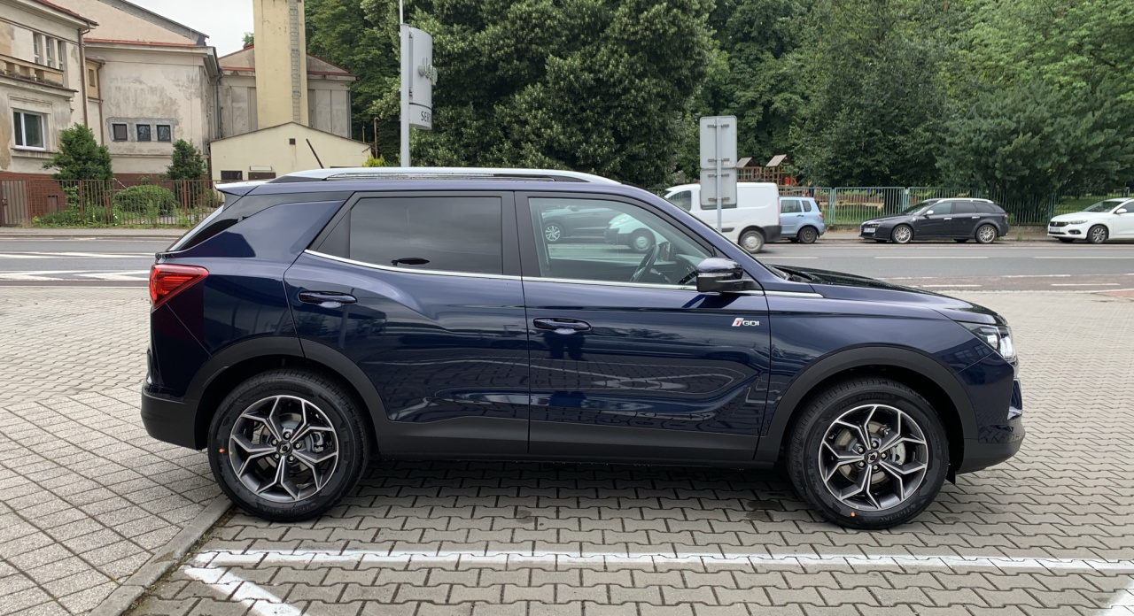 Korando STYLE+ 2WD AT (BAS) EBG