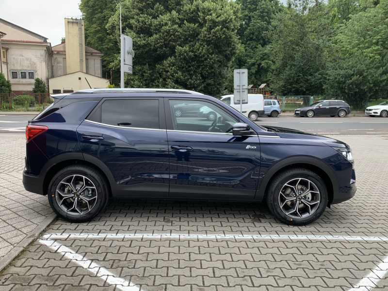 Korando STYLE+ 2WD AT (BAS) EBG