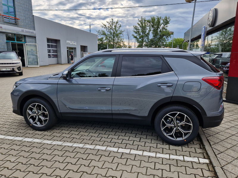 Korando STYLE+ 2WD AT (ADE)