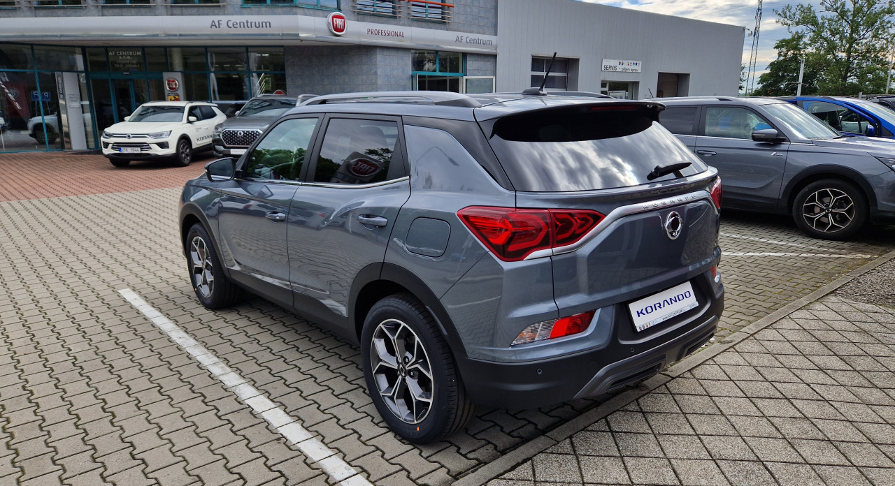 Korando STYLE+ 2WD AT (ADE)