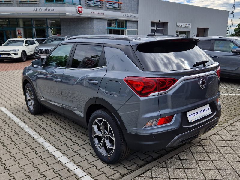 Korando STYLE+ 2WD AT (ADE)