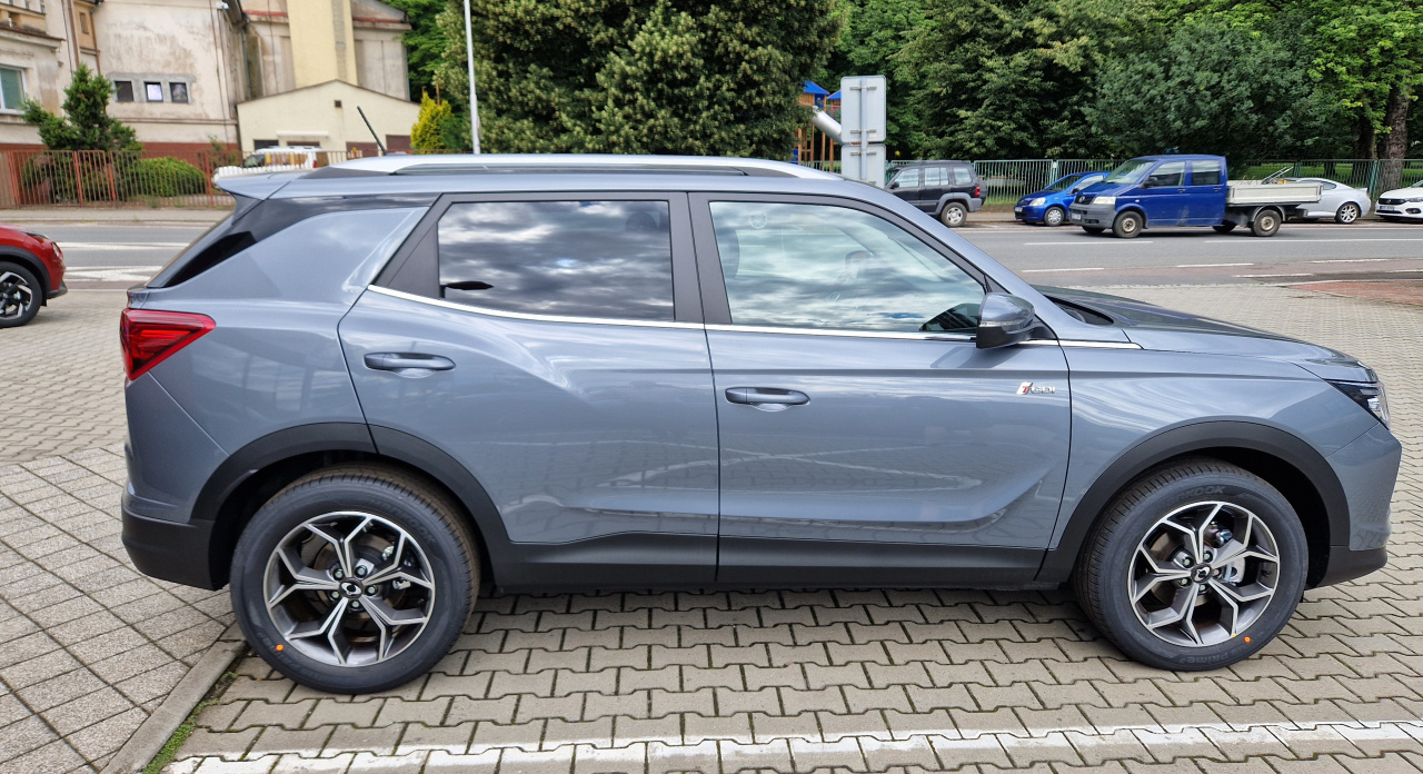 Korando STYLE+ 2WD AT (ADE)