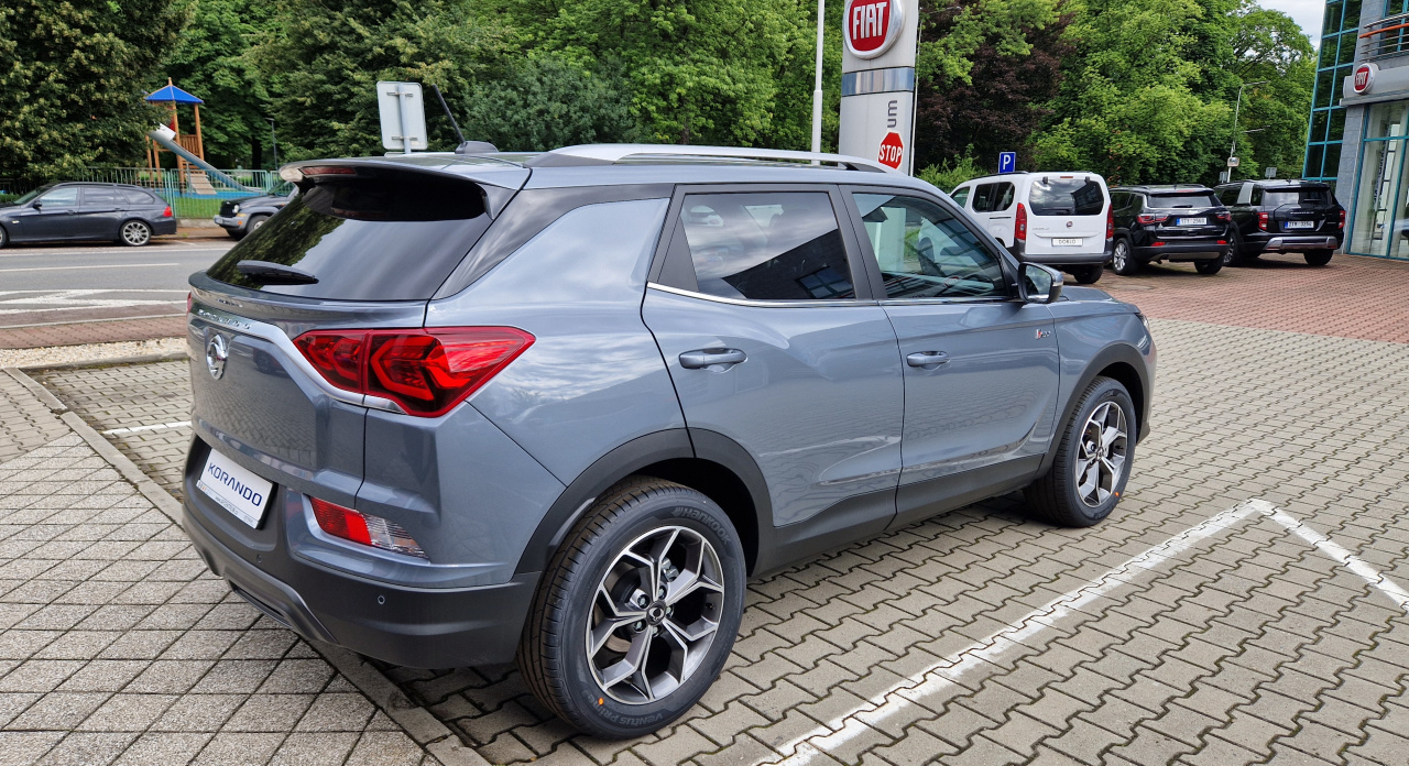 Korando STYLE+ 2WD AT (ADE)