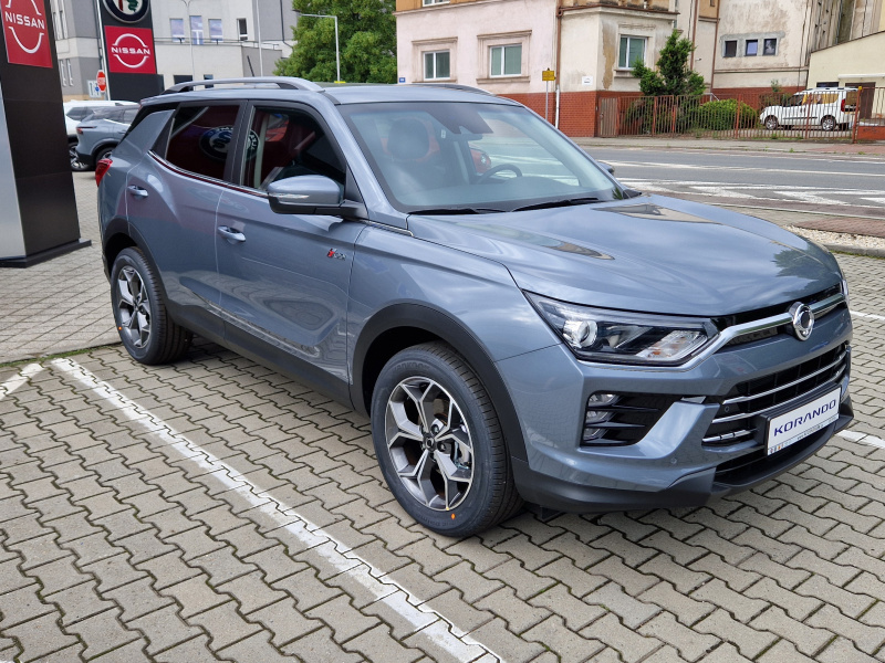 Korando STYLE+ 2WD AT (ADE)
