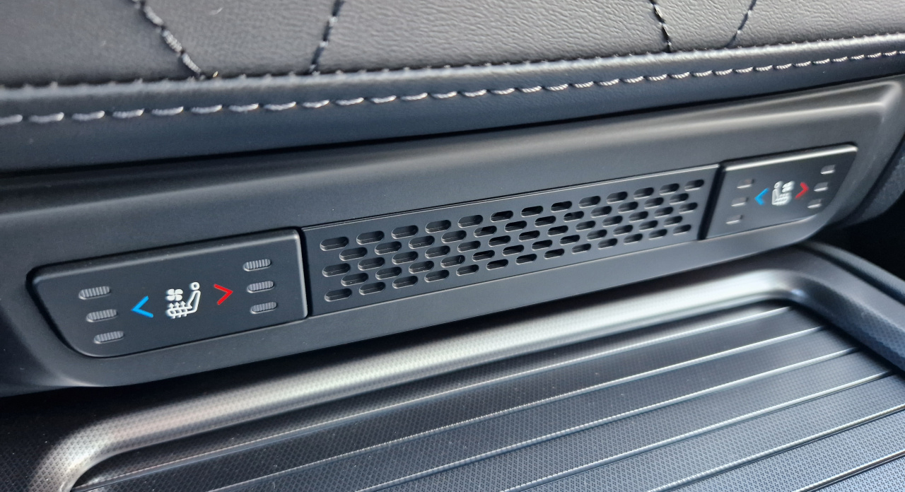 REXTON 2.2 PREMIUM+ (WAK)