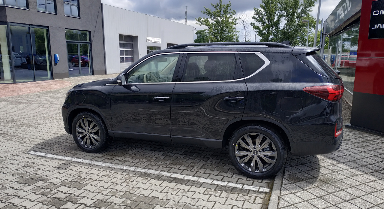 REXTON 2.2 PREMIUM+ Black Edition (LAK) 2