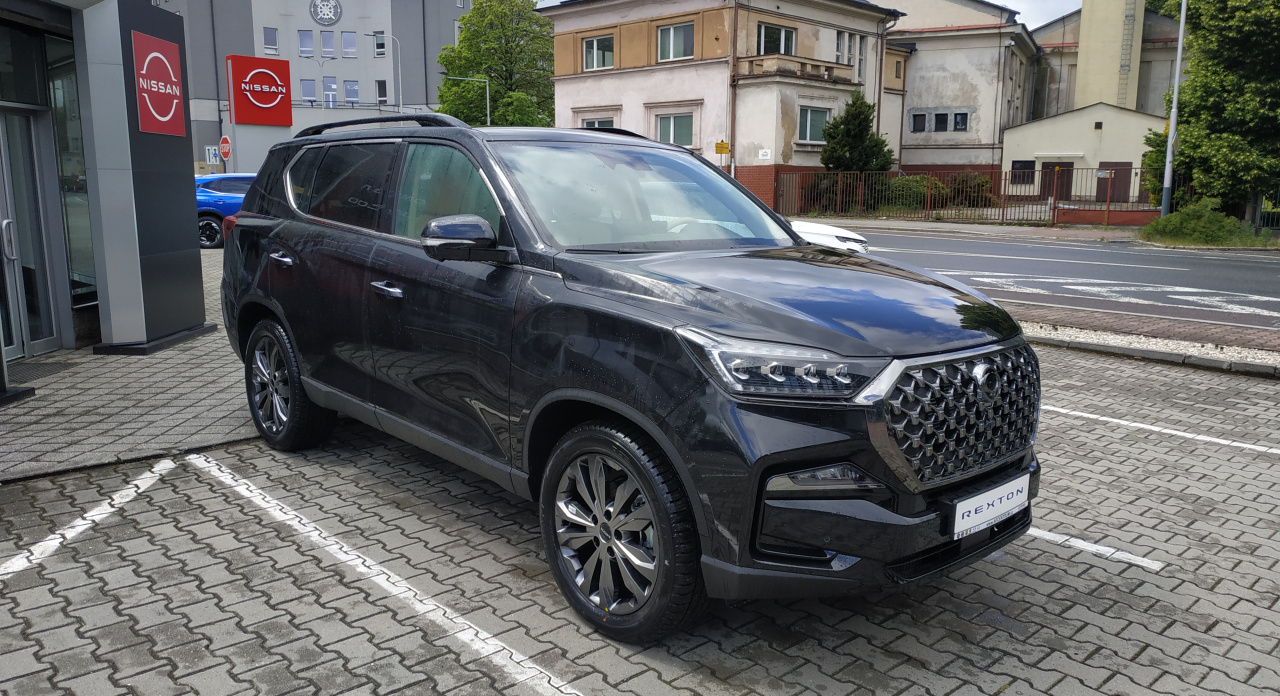 REXTON 2.2 PREMIUM+ Black Edition (LAK) 2