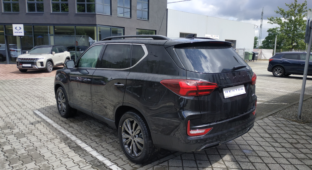 REXTON 2.2 PREMIUM+ Black Edition (LAK) 2