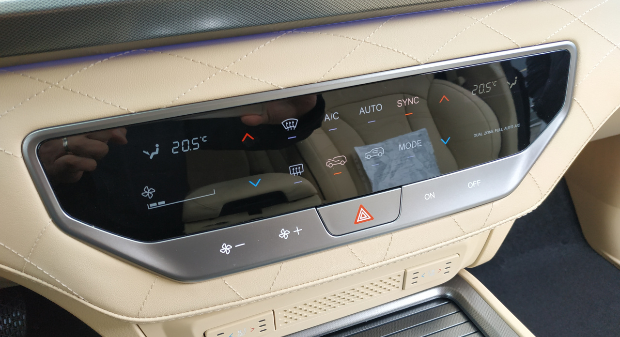 REXTON 2.2 PREMIUM+ Black Edition (LAK) 2