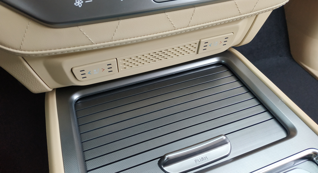 REXTON 2.2 PREMIUM+ Black Edition (LAK) 2