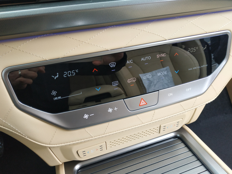 REXTON 2.2 PREMIUM+ Black Edition (LAK) 2