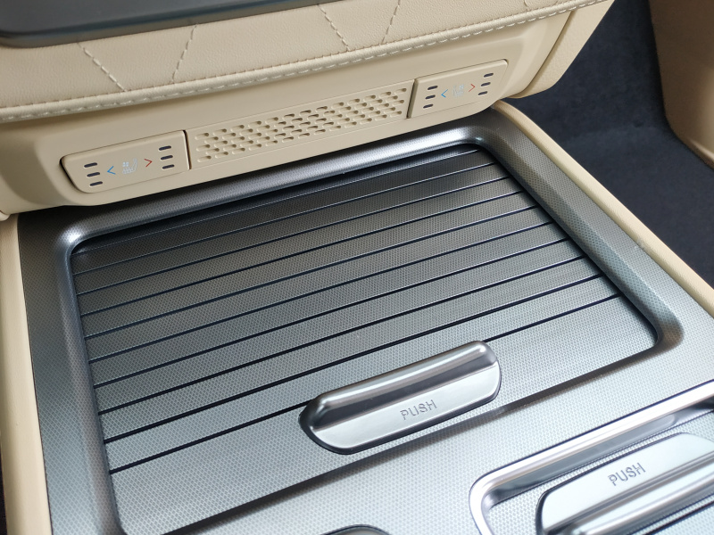 REXTON 2.2 PREMIUM+ Black Edition (LAK) 2