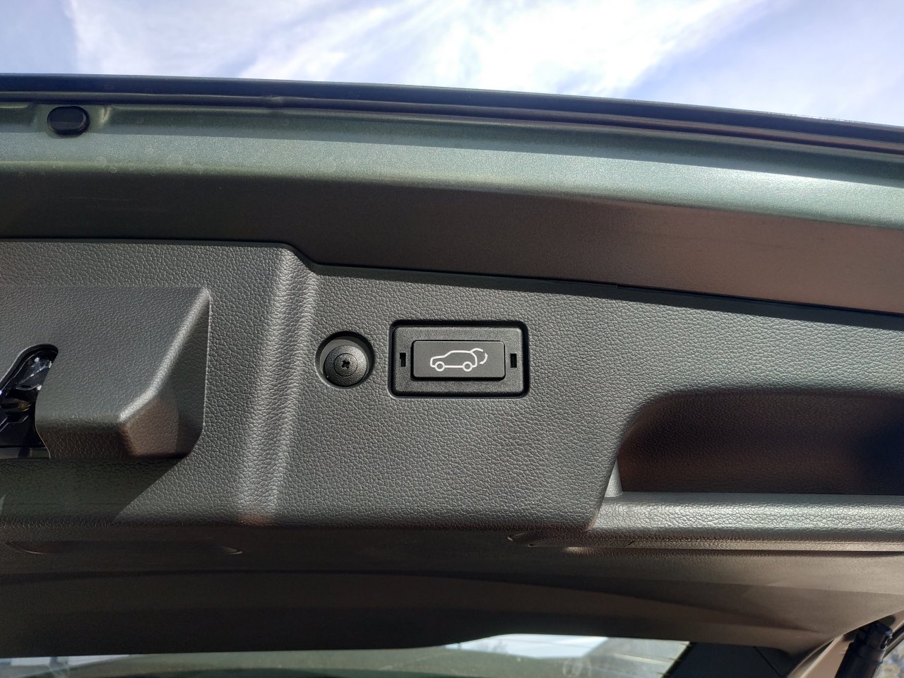 Torres HEV CLEVER 2WD AT (GAO)