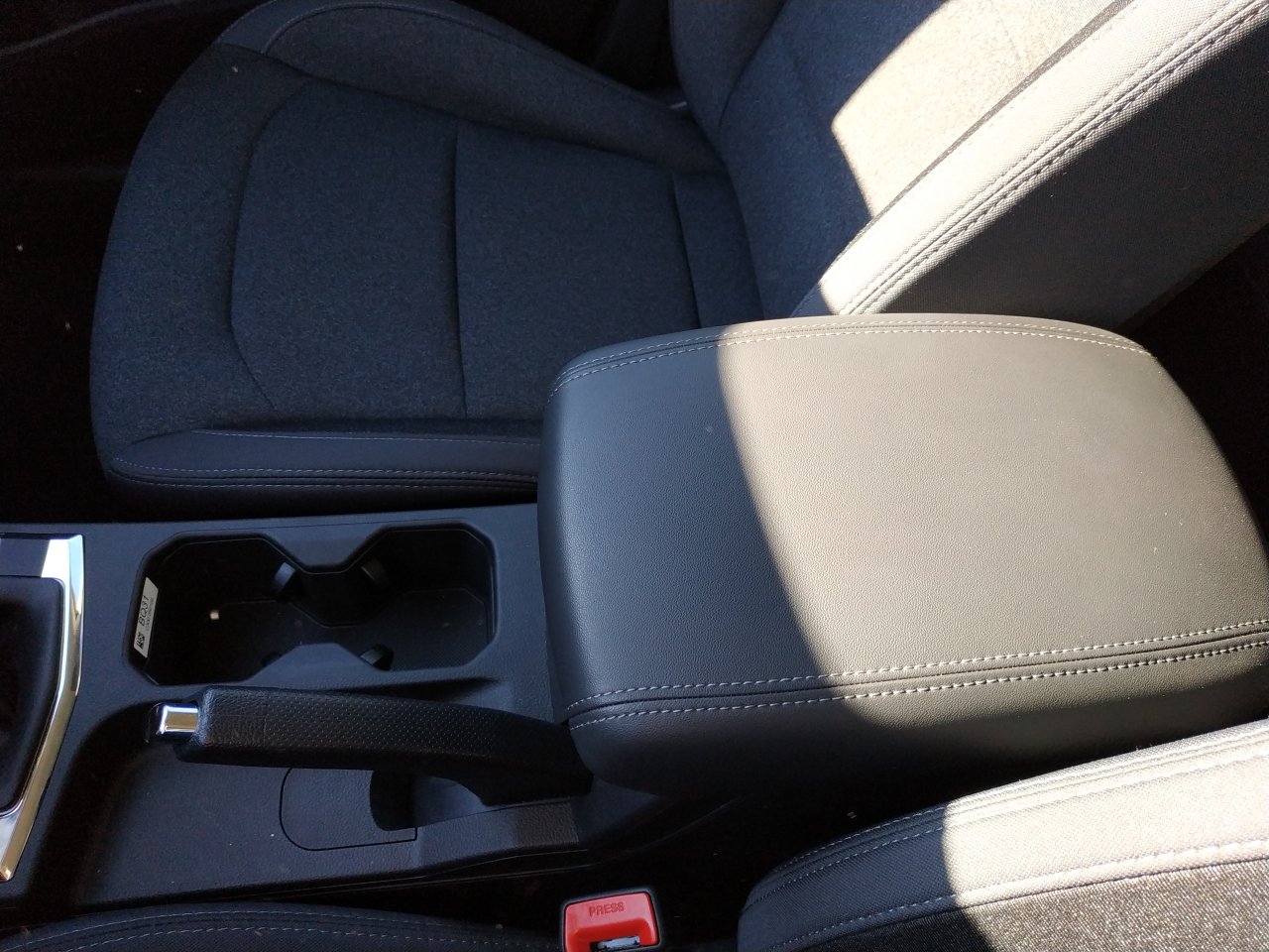 Korando STYLE+ 2WD MT (EBL) (D)