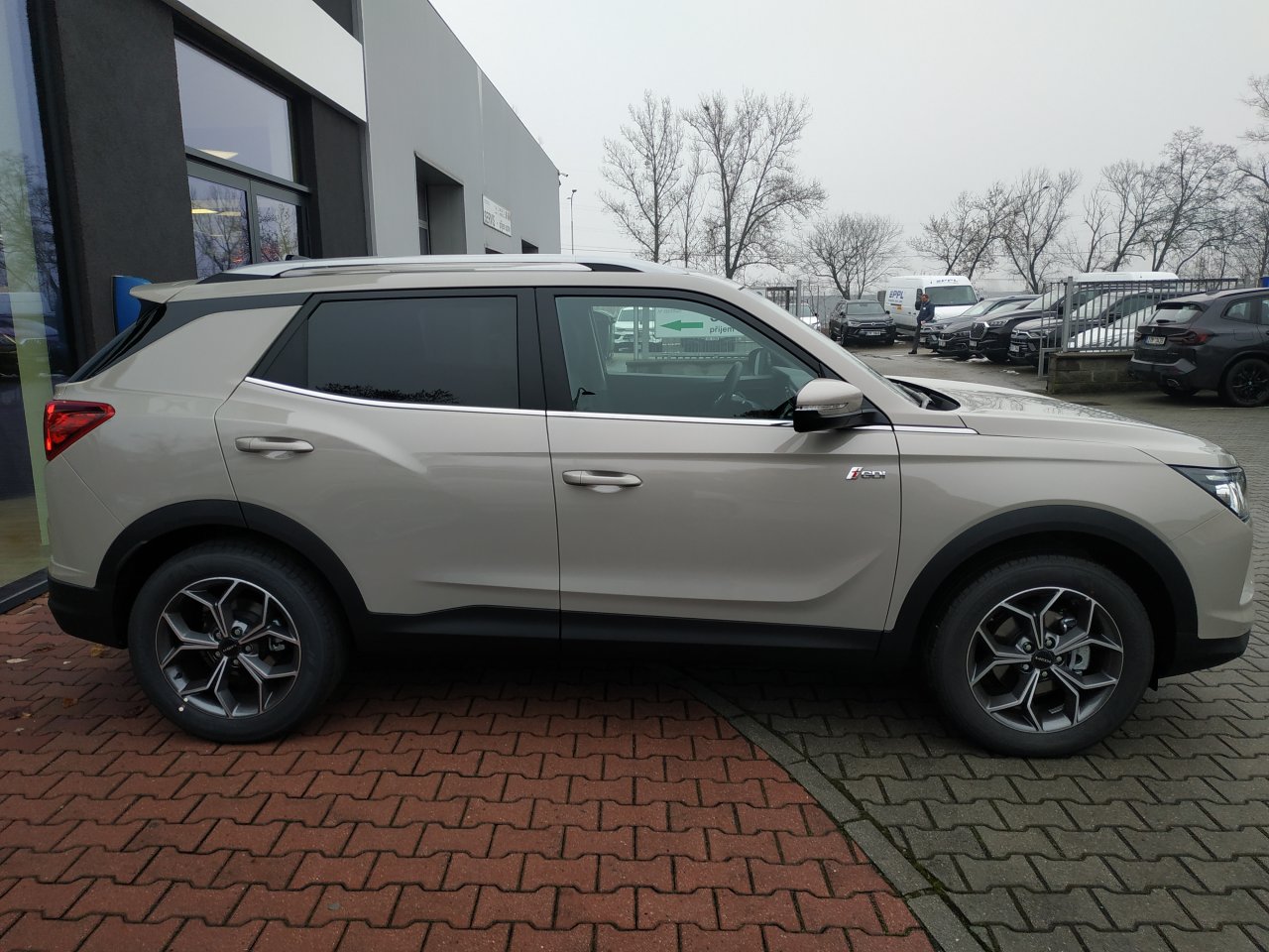 Korando STYLE+ 2WD MT (EBL) (4663)