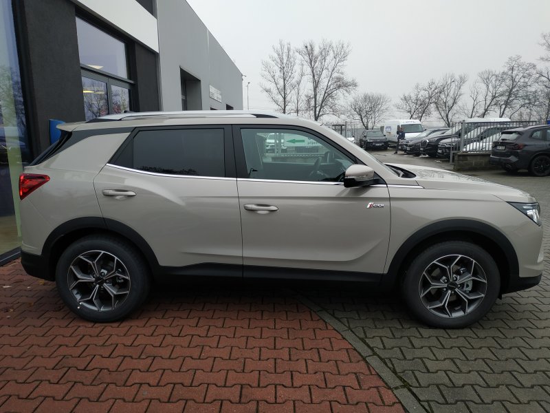 Korando STYLE+ 2WD MT (EBL) (4663)