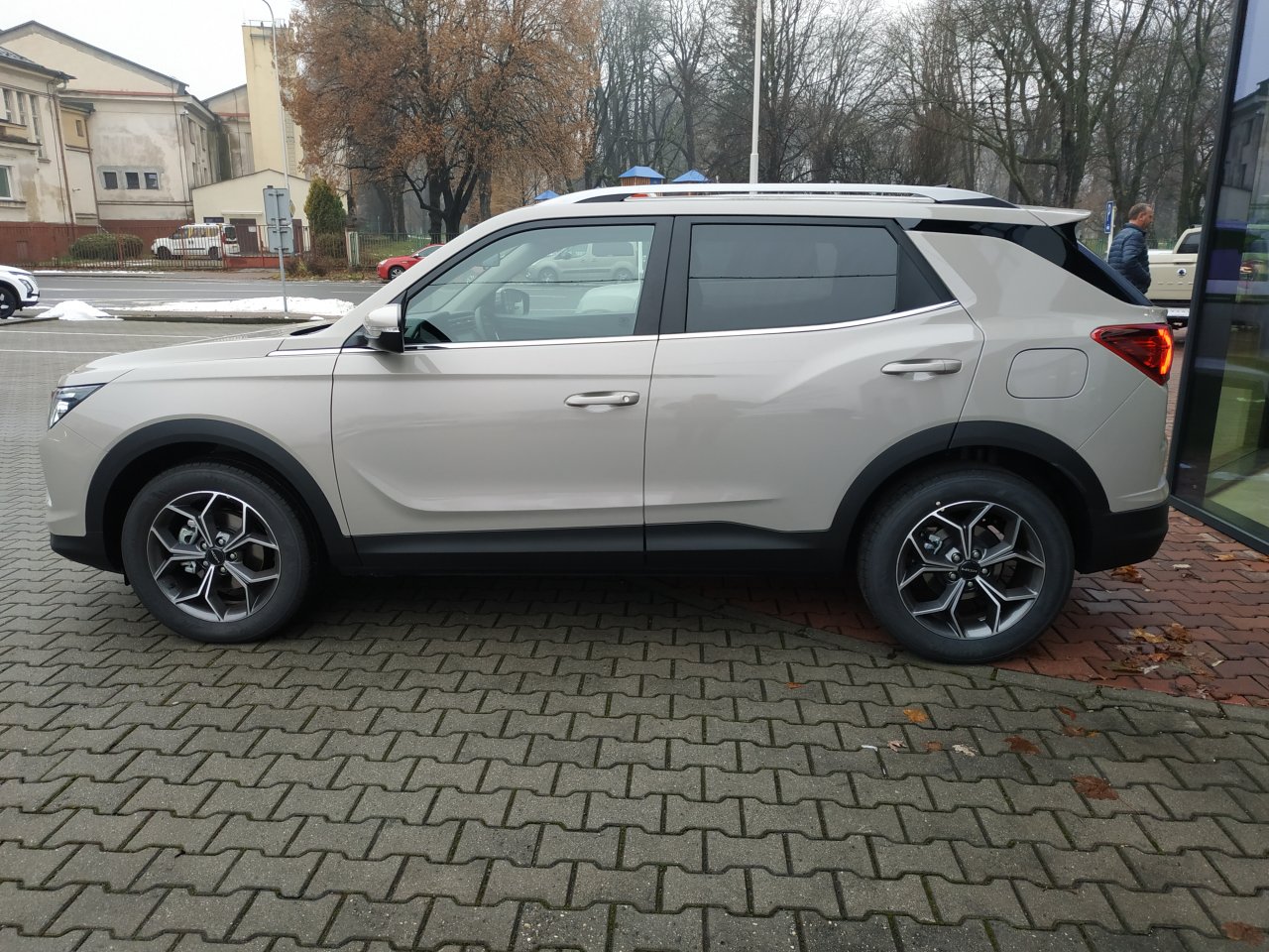 Korando STYLE+ 2WD MT (EBL) (4663)