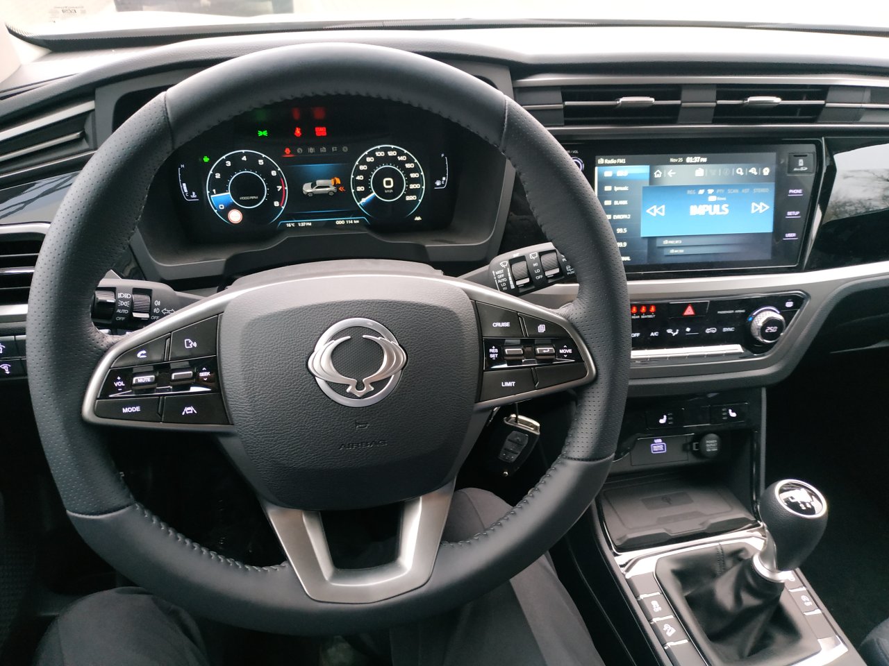 Korando STYLE+ 2WD MT (EBL) (4655)