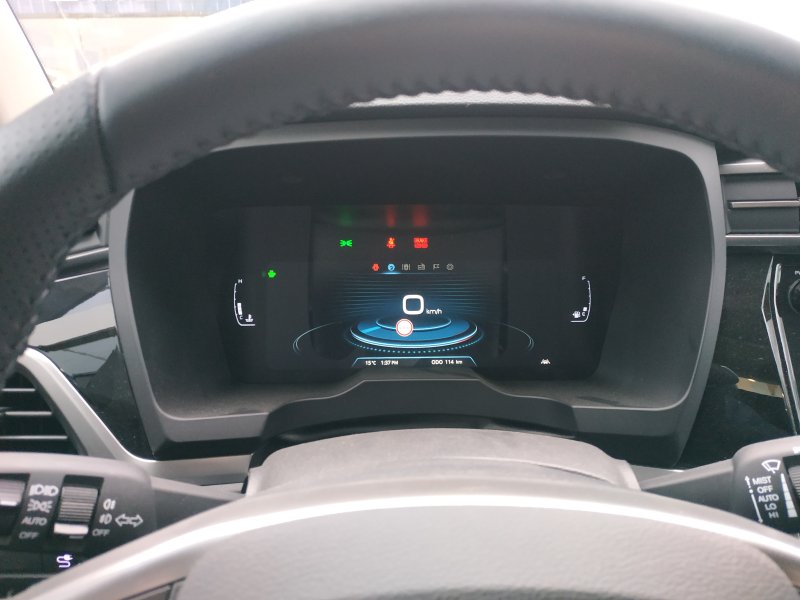 Korando STYLE+ 2WD MT (EBL) (4655)