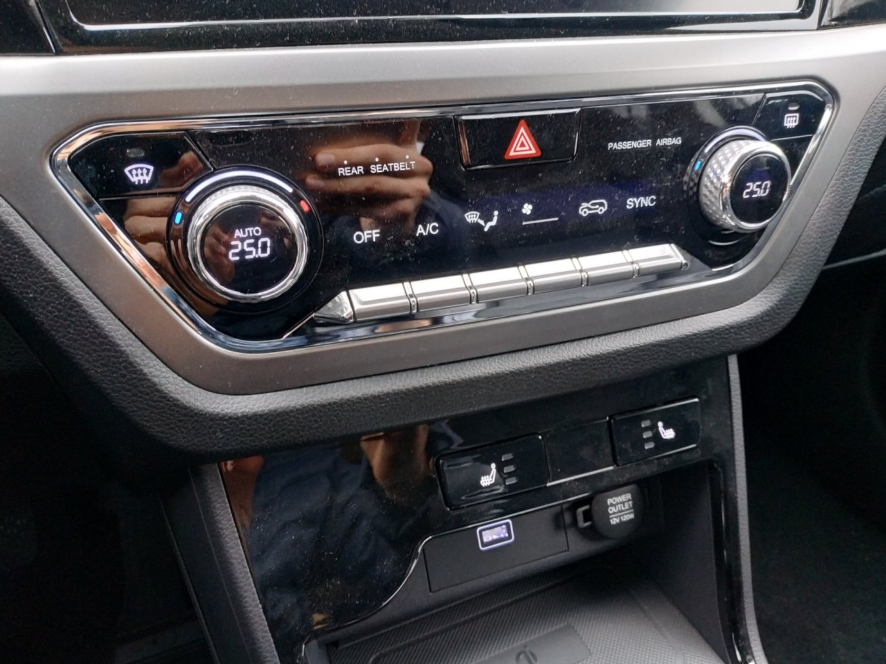 Korando STYLE+ 2WD MT (EBL) (4655)