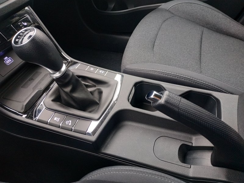 Korando STYLE+ 2WD MT (EBL) (4655)