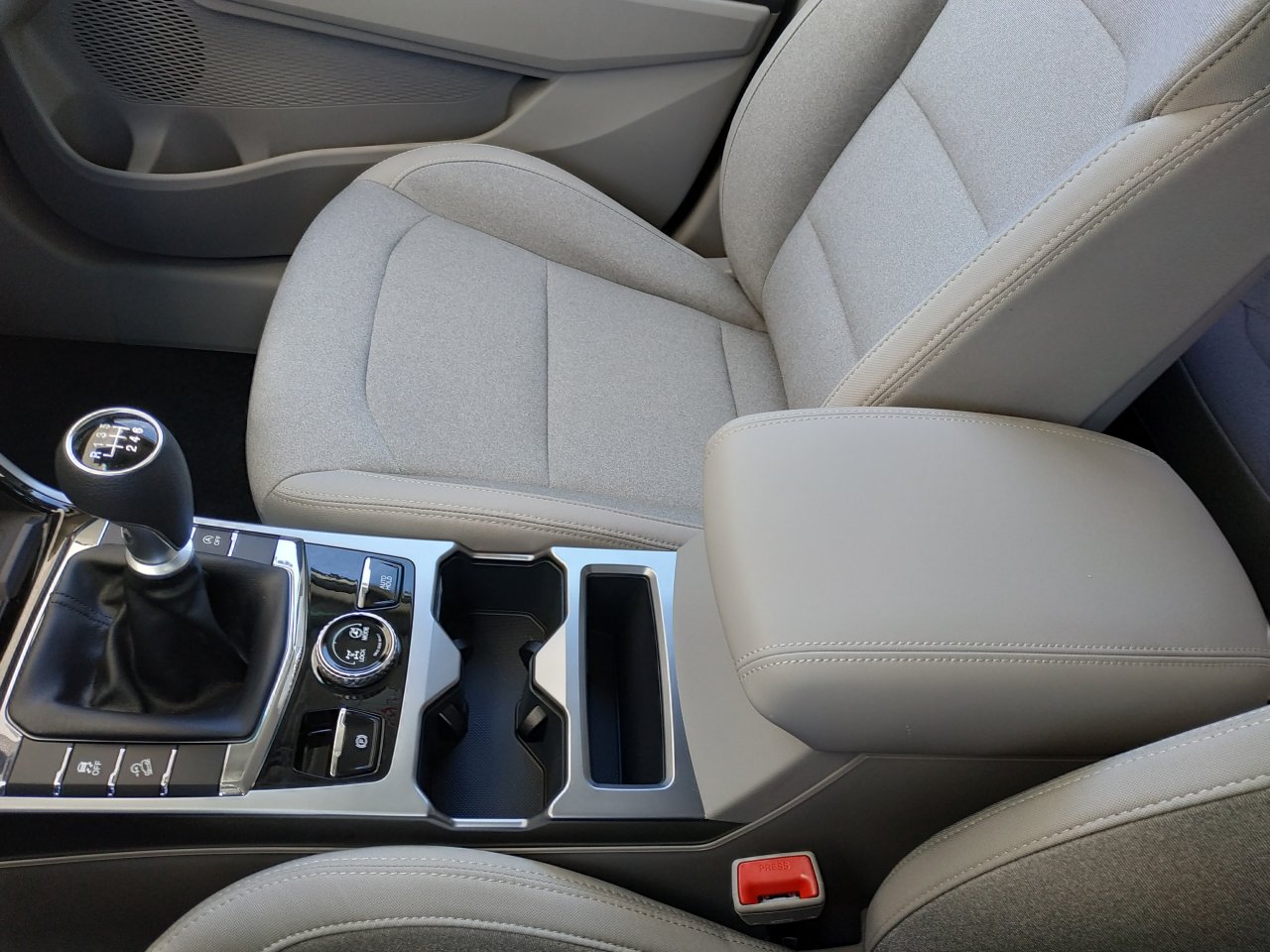 Korando STYLE+ 4WD MT (WAA) (5034)