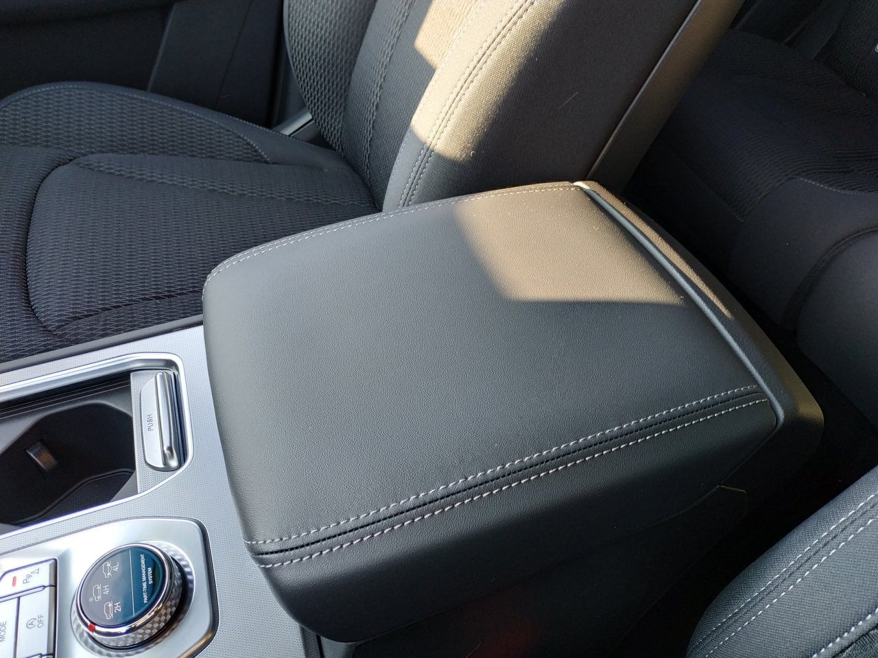 REXTON 2.2 CLUB+ (WAA) 7 (9438)