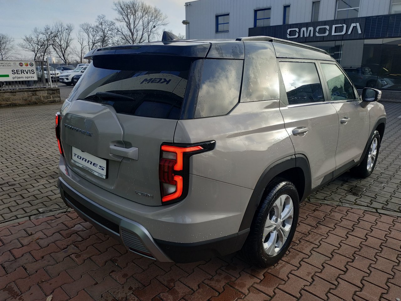 Torres CLUB+ 2WD AT (EBL)