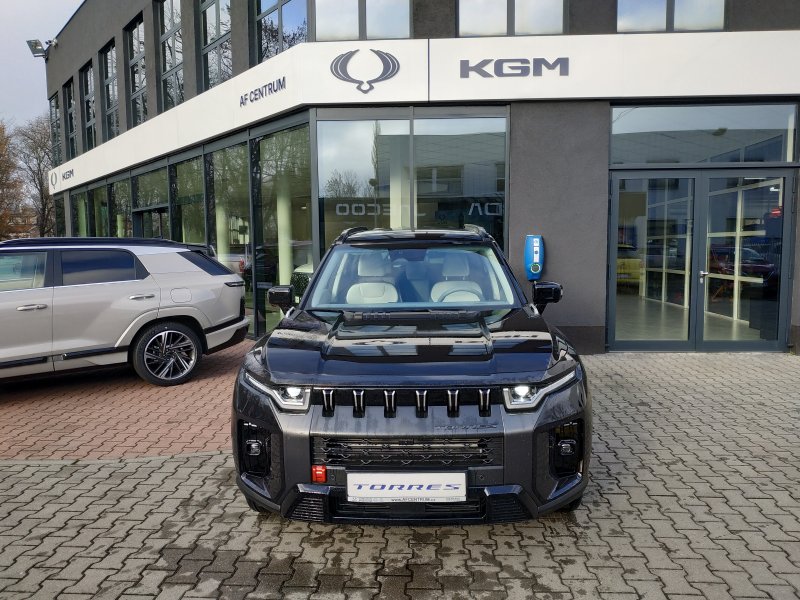 Torres HEV STYLE B.E. 2WD AT (LAK)