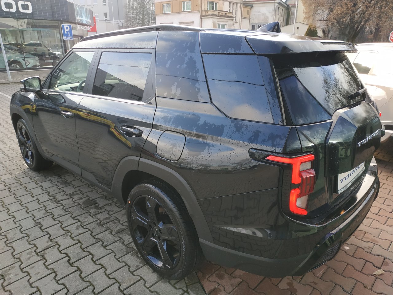 Torres HEV STYLE B.E. 2WD AT (LAK)