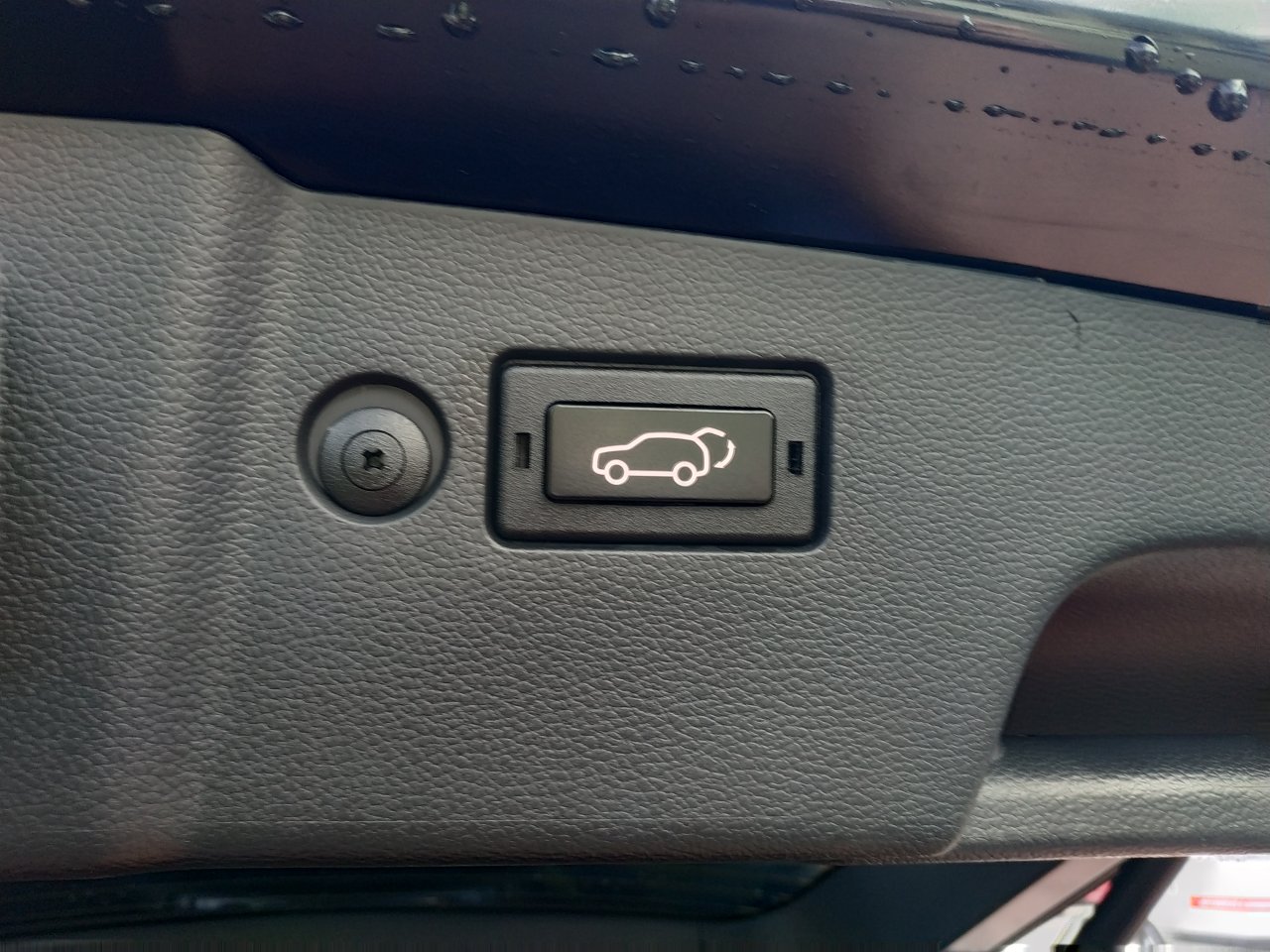 Torres HEV STYLE B.E. 2WD AT (LAK)