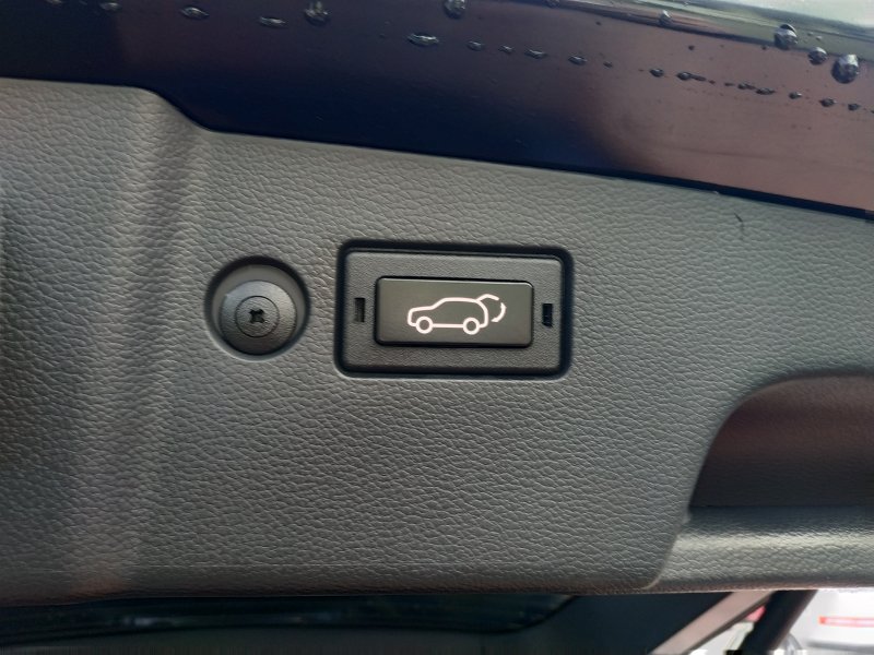 Torres HEV STYLE B.E. 2WD AT (LAK)