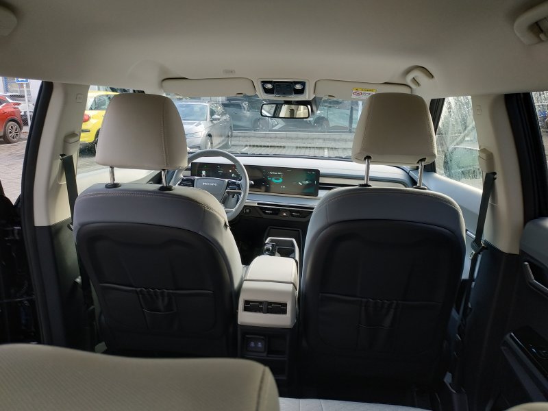 Torres HEV STYLE B.E. 2WD AT (LAK)