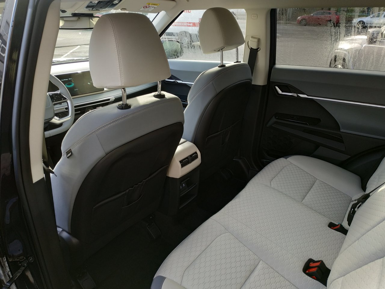 Torres HEV STYLE B.E. 2WD AT (LAK)