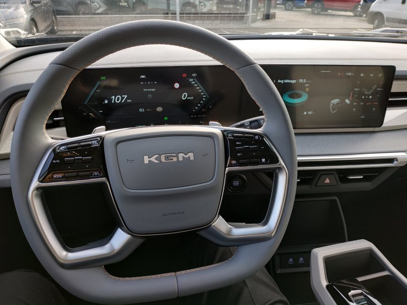 Torres HEV STYLE B.E. 2WD AT (LAK)