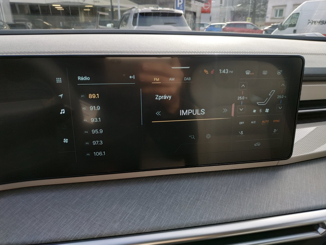 Torres HEV STYLE B.E. 2WD AT (LAK)