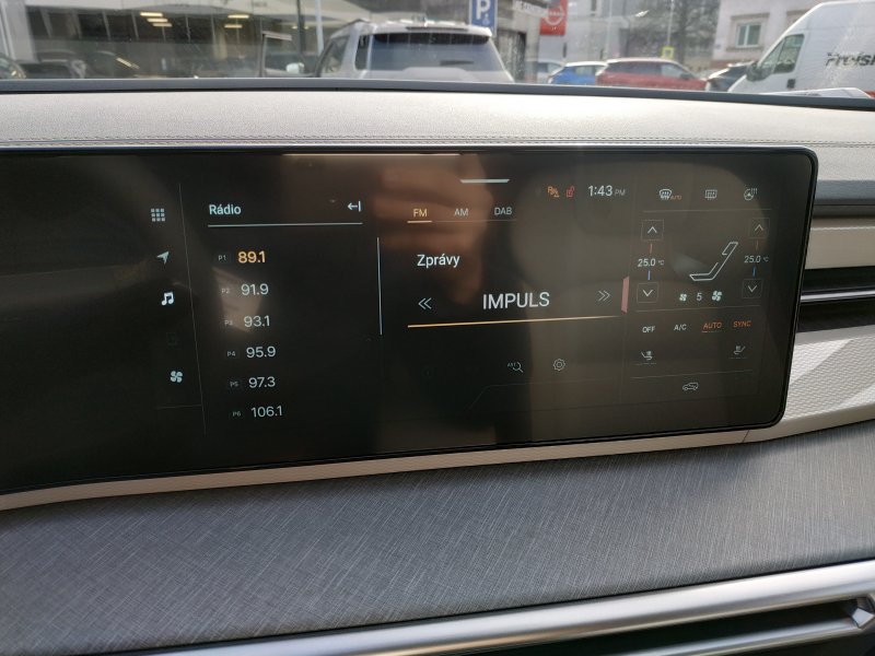 Torres HEV STYLE B.E. 2WD AT (LAK)