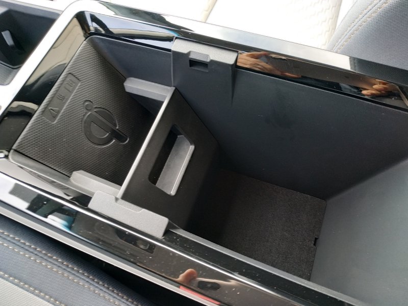 Torres HEV STYLE B.E. 2WD AT (LAK)