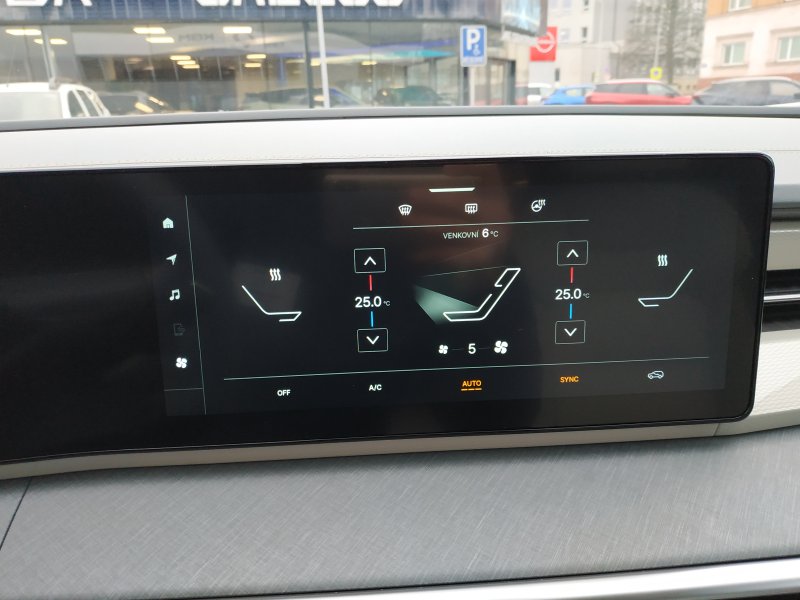 Torres STYLE Black Edition 4WD AT (LAK)